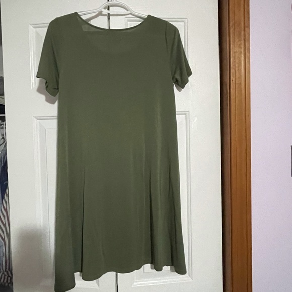 Urban Outfitters Green Dress - Picture 2 of 2
